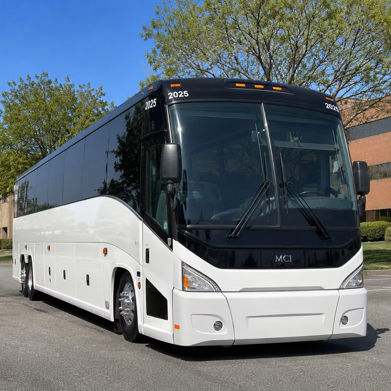 the scottsdale area s government contractors and federal agencies rely on charter bus shuttles for daily commuter needs